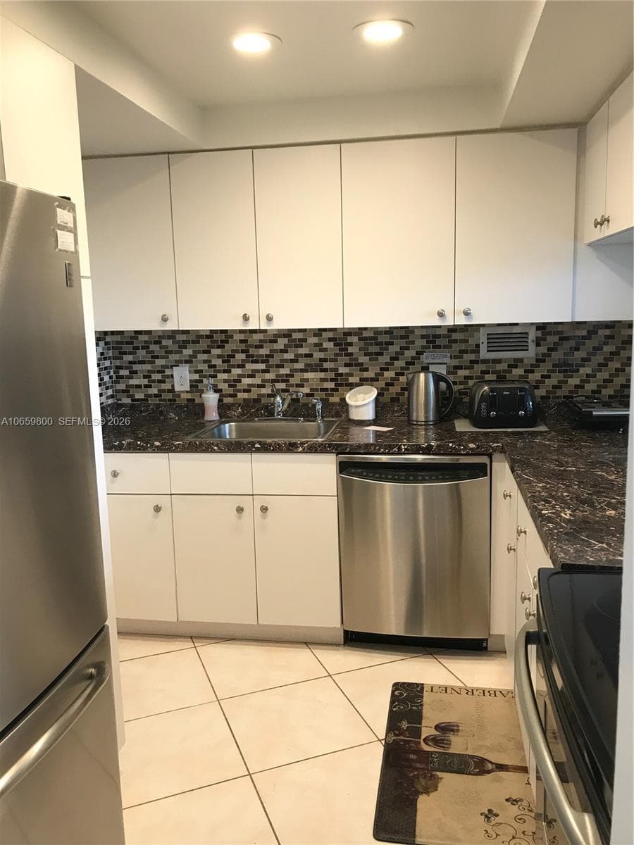 3505 S Ocean Dr 1403 photo 2