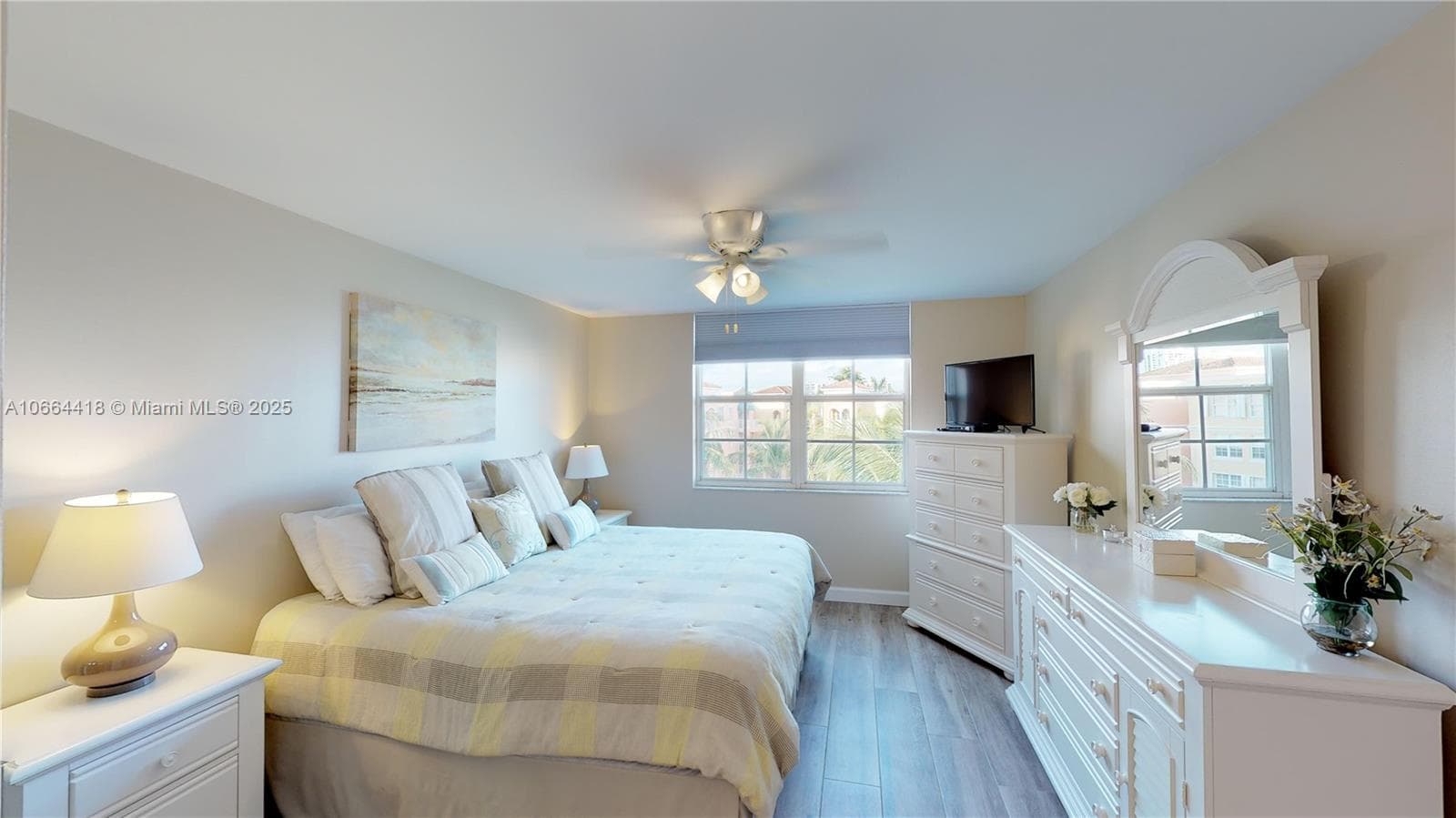 19701 E Country Club Dr 5606 photo 14