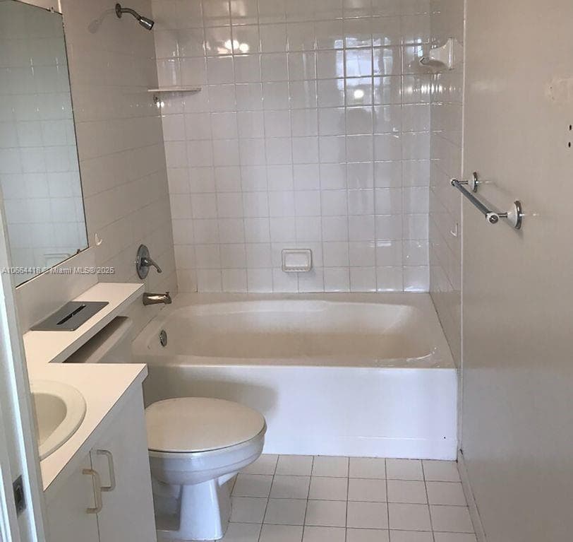 19701 E Country Club Dr 5606 photo 18