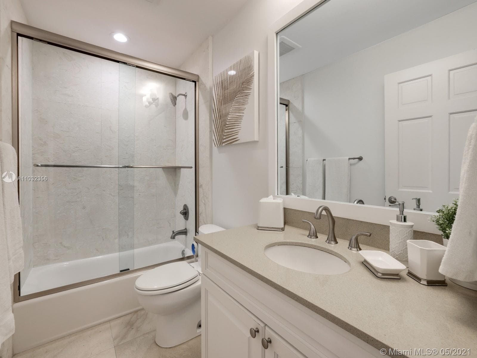 19126 Fisher Island Dr 19126 photo 25