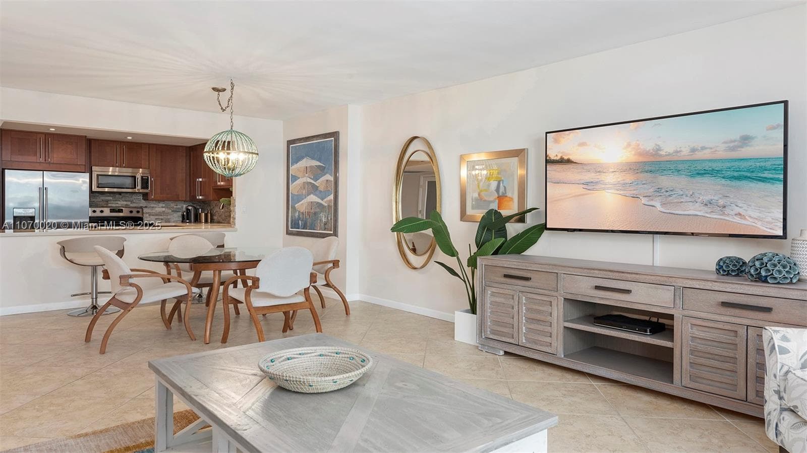 2301 Collins Ave 301 photo 7