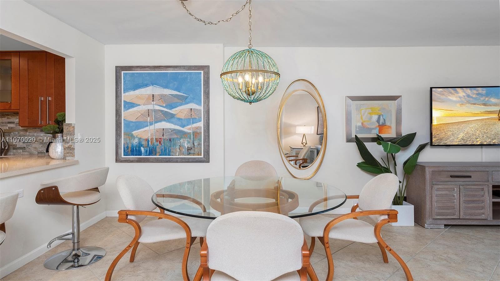 2301 Collins Ave 301 photo 5