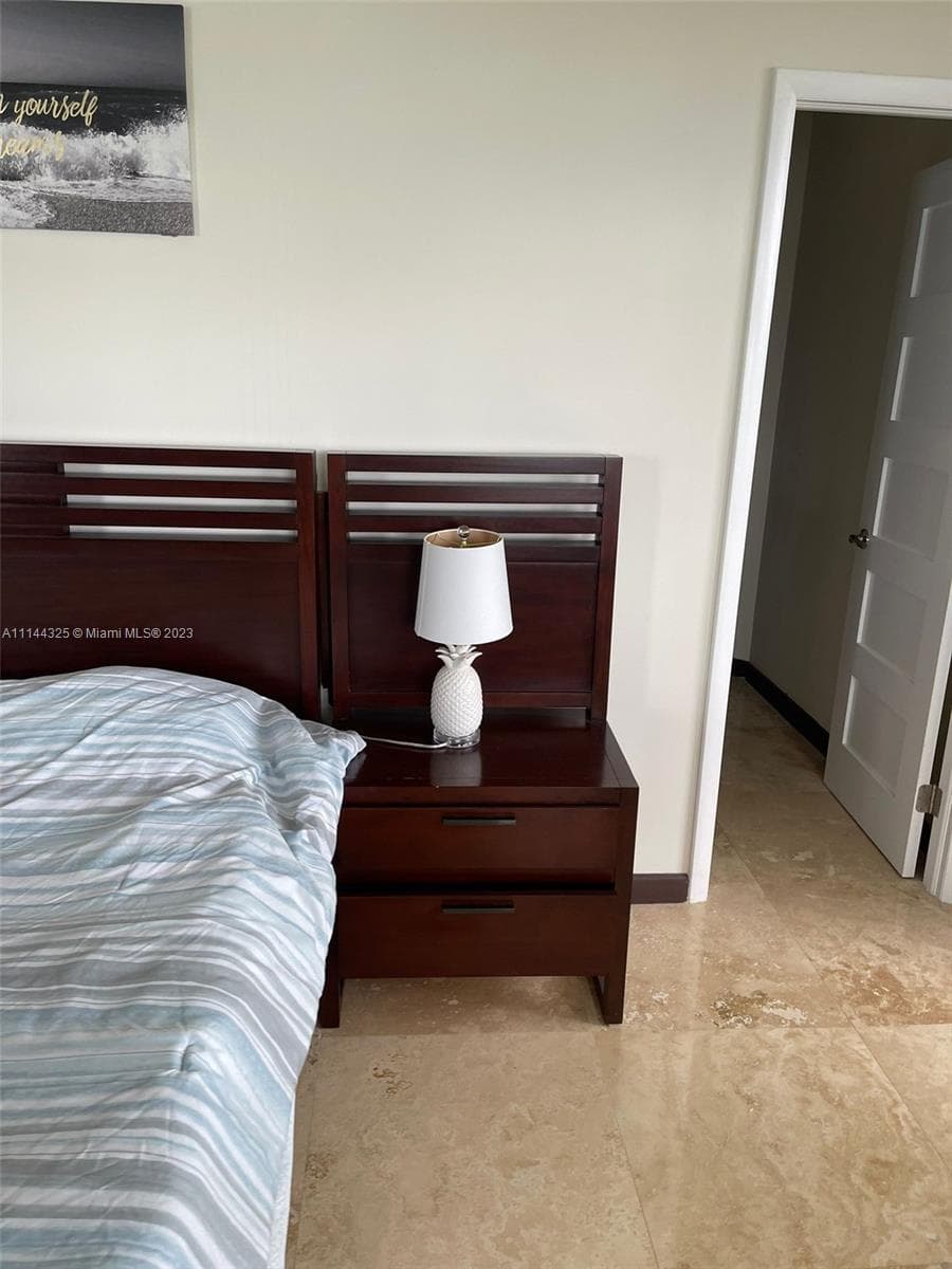 3725 Ocean Dr 301 photo 17