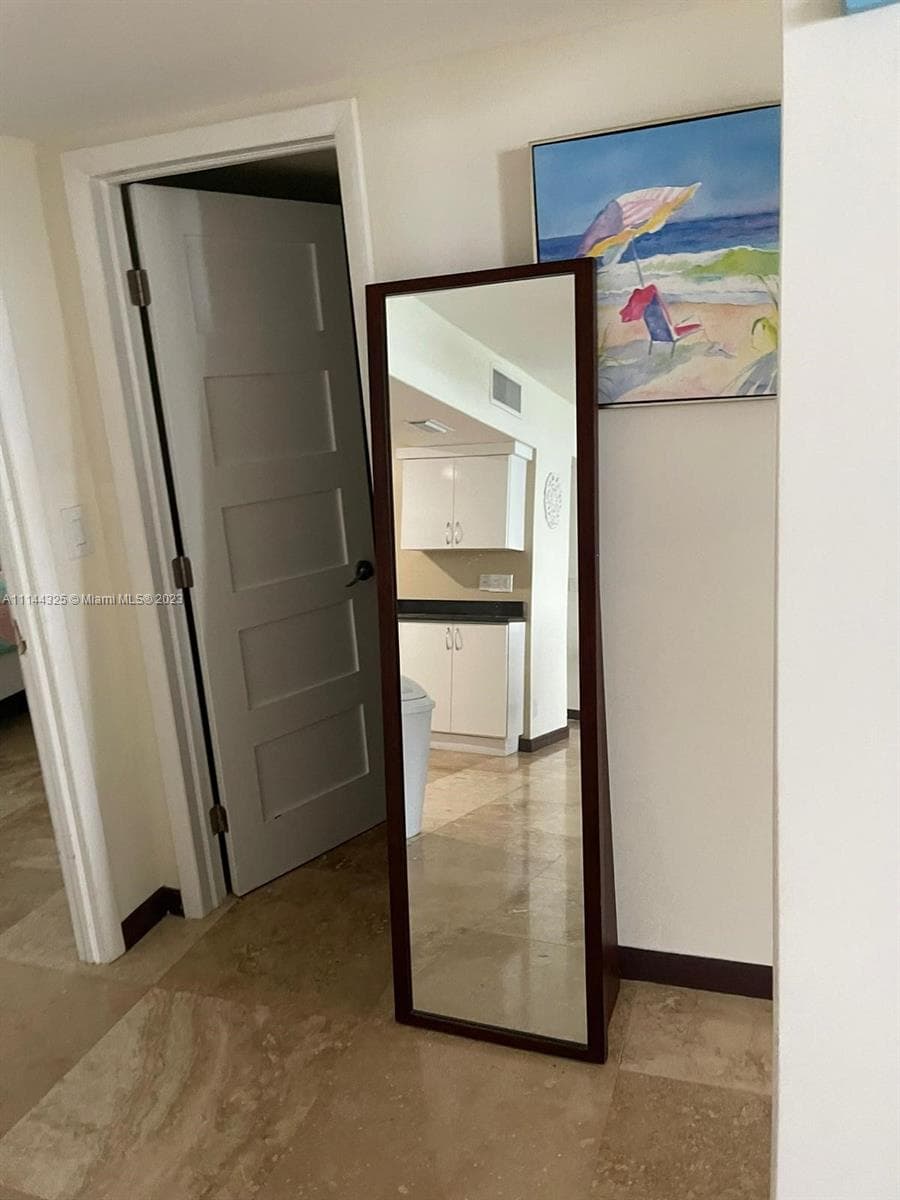 3725 Ocean Dr 301 photo 9