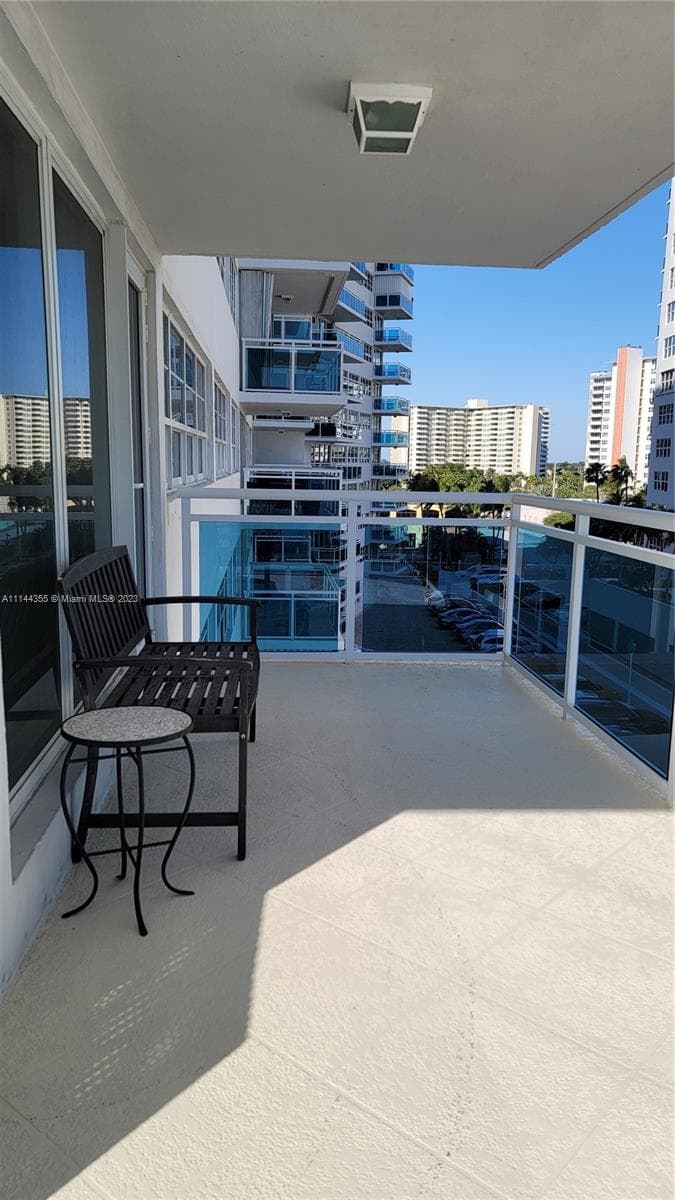 3430 Galt Ocean Dr 506 photo 12