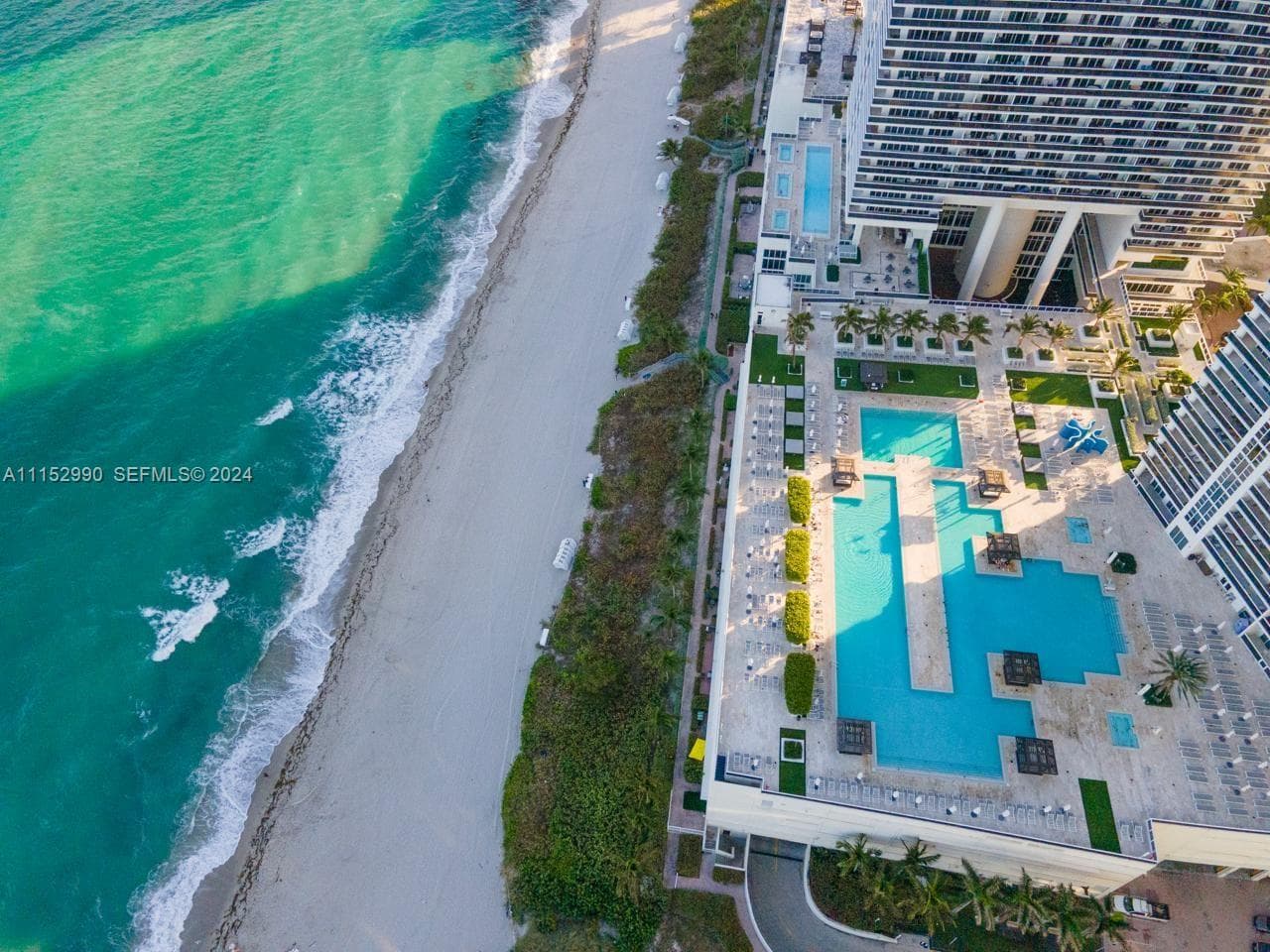 1830 OCEAN DR 4710 photo 3