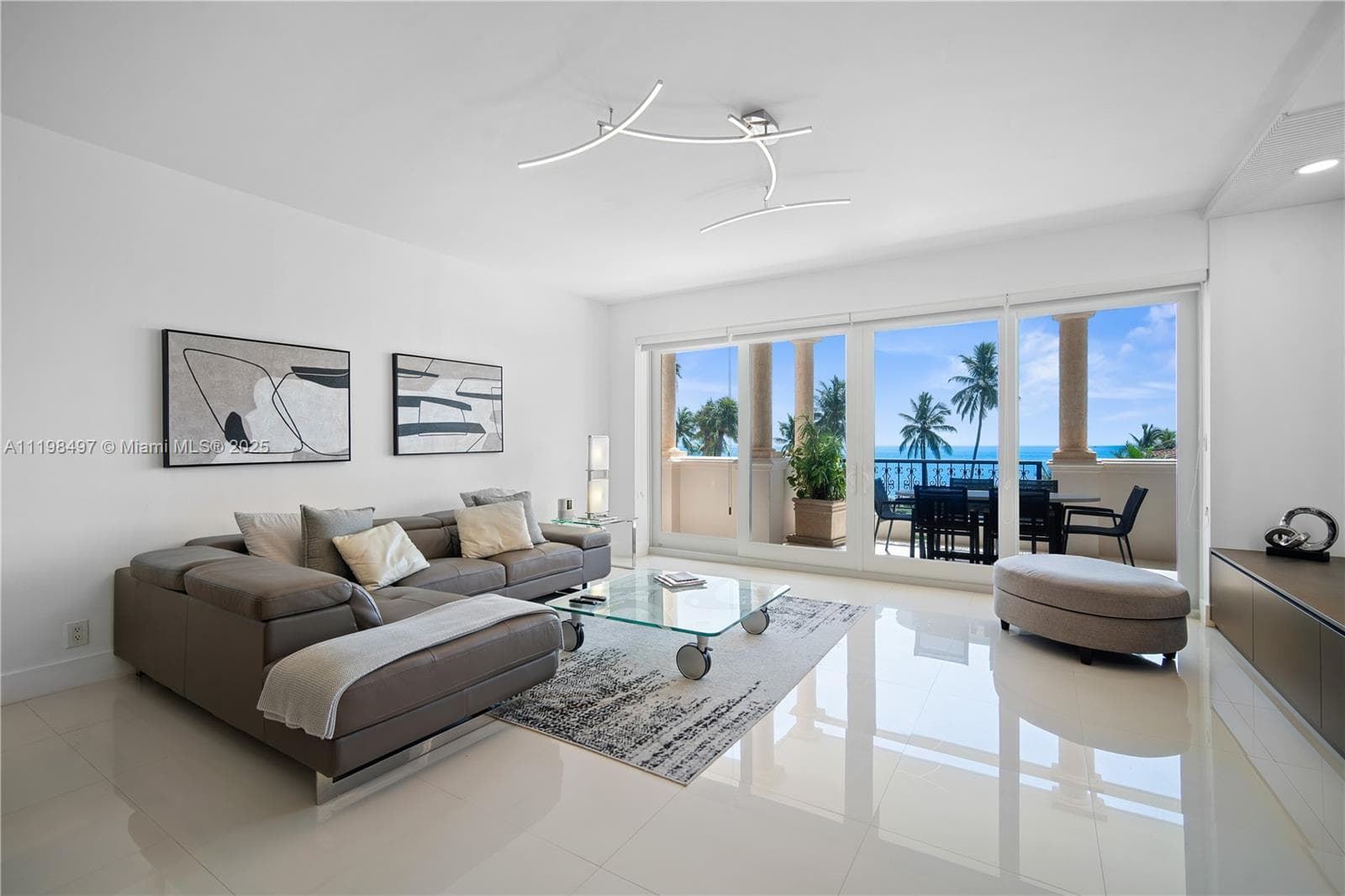 19234 Fisher Island Dr 19234 photo 1