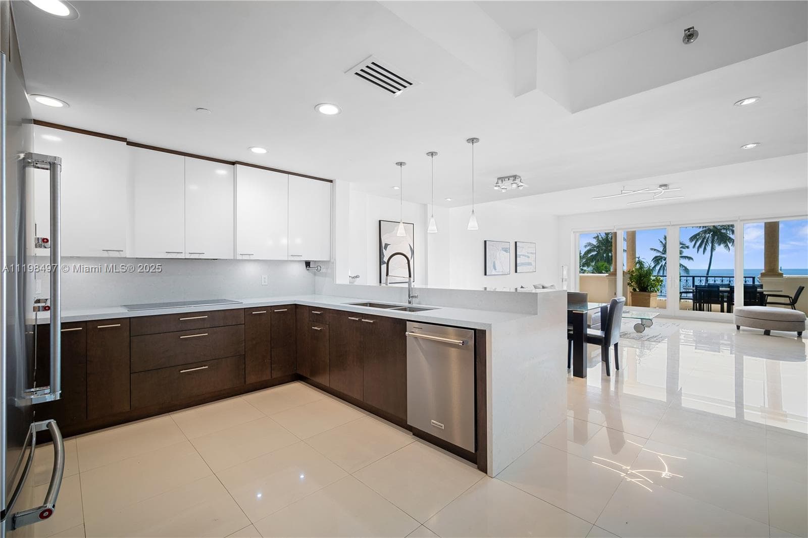19234 Fisher Island Dr 19234 photo 5