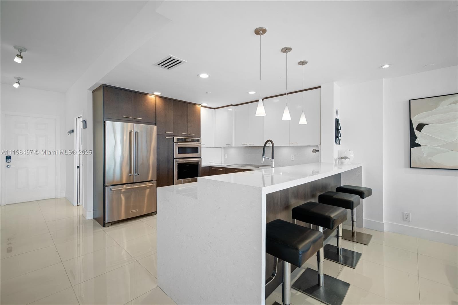 19234 Fisher Island Dr 19234 photo 8