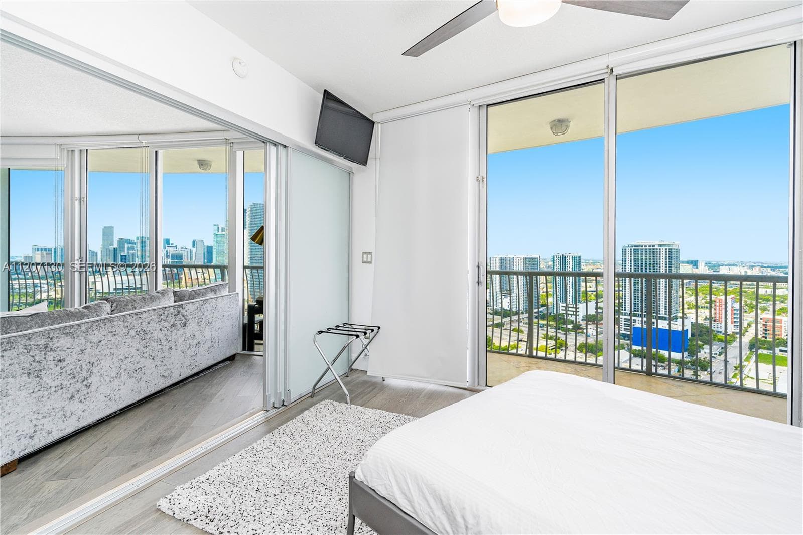 1750 N Bayshore Dr 3914 photo 14