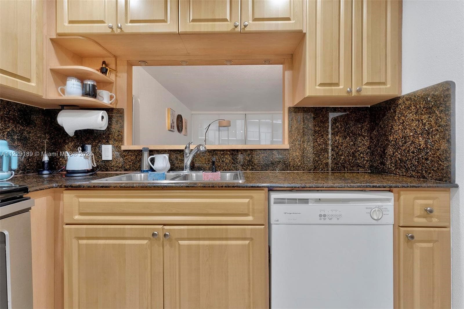 3401 N Country Club Dr 406 photo 9