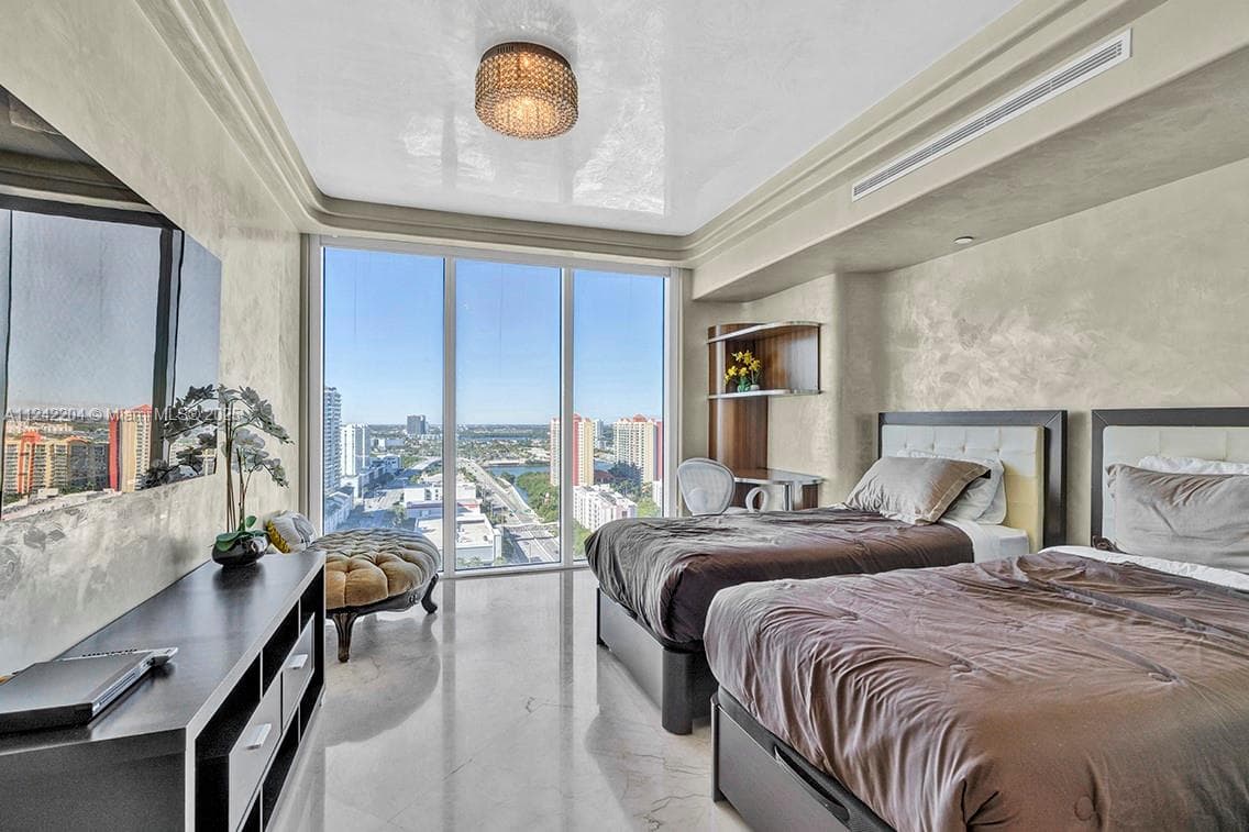 16699 Collins Ave 2508 photo 18