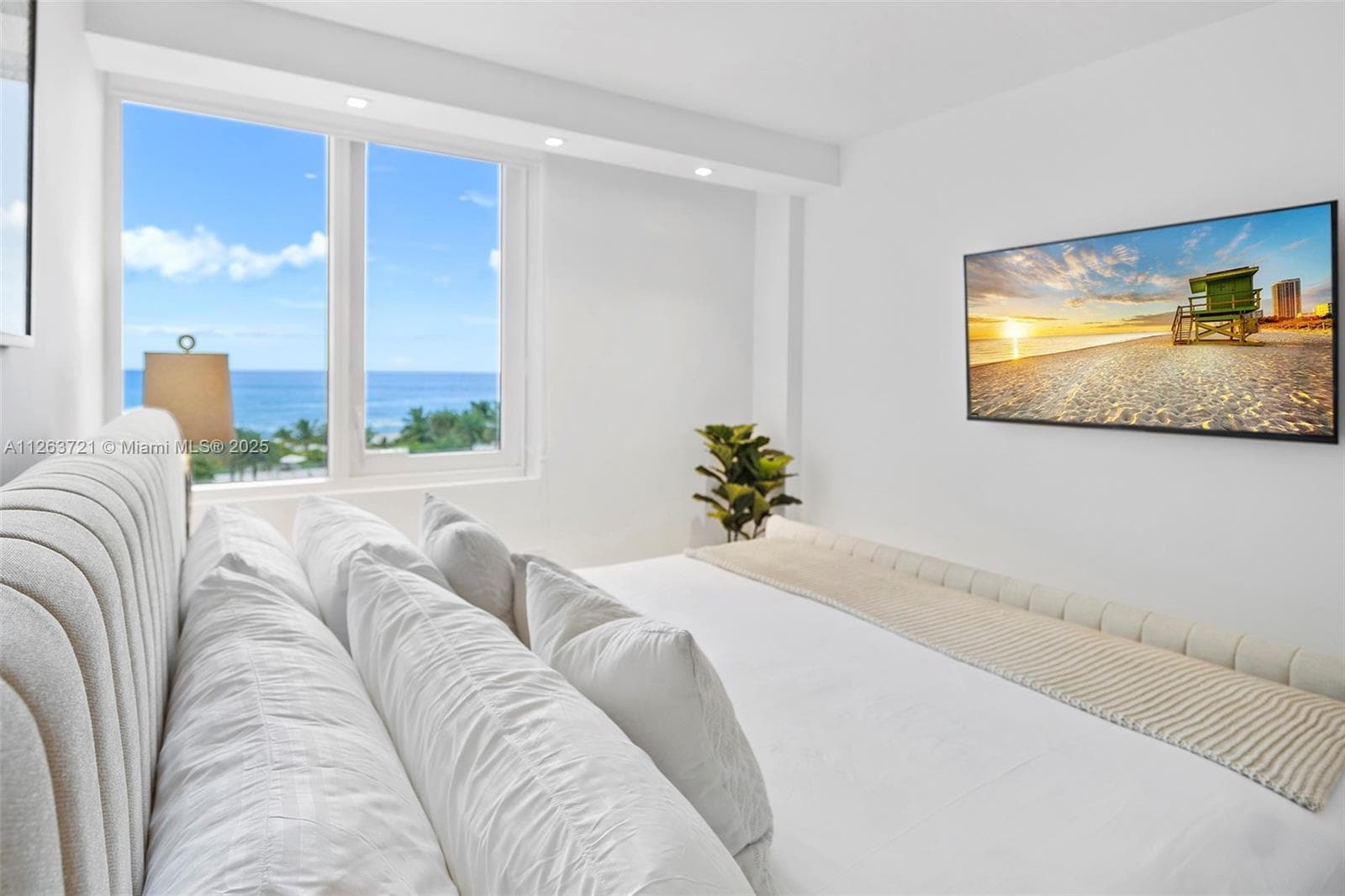 2301 Collins Ave 641 photo 17