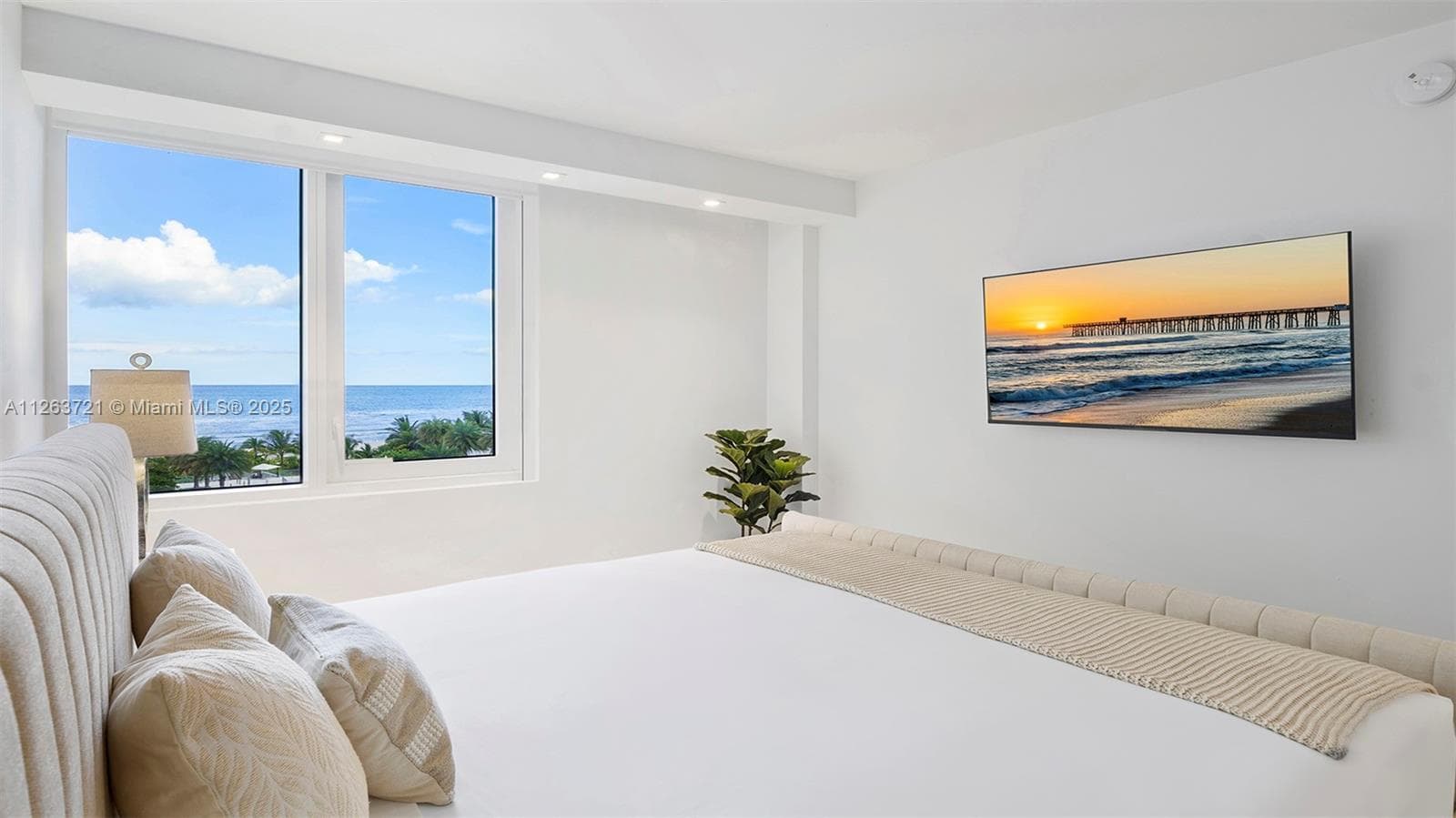 2301 Collins Ave 641 photo 16