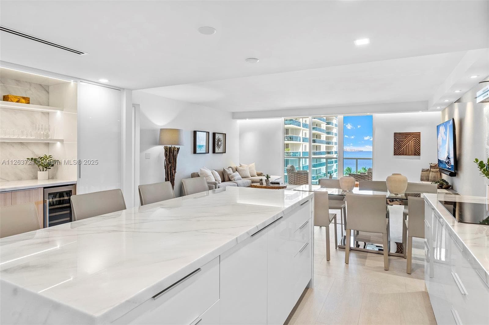 2301 Collins Ave 641 photo 14