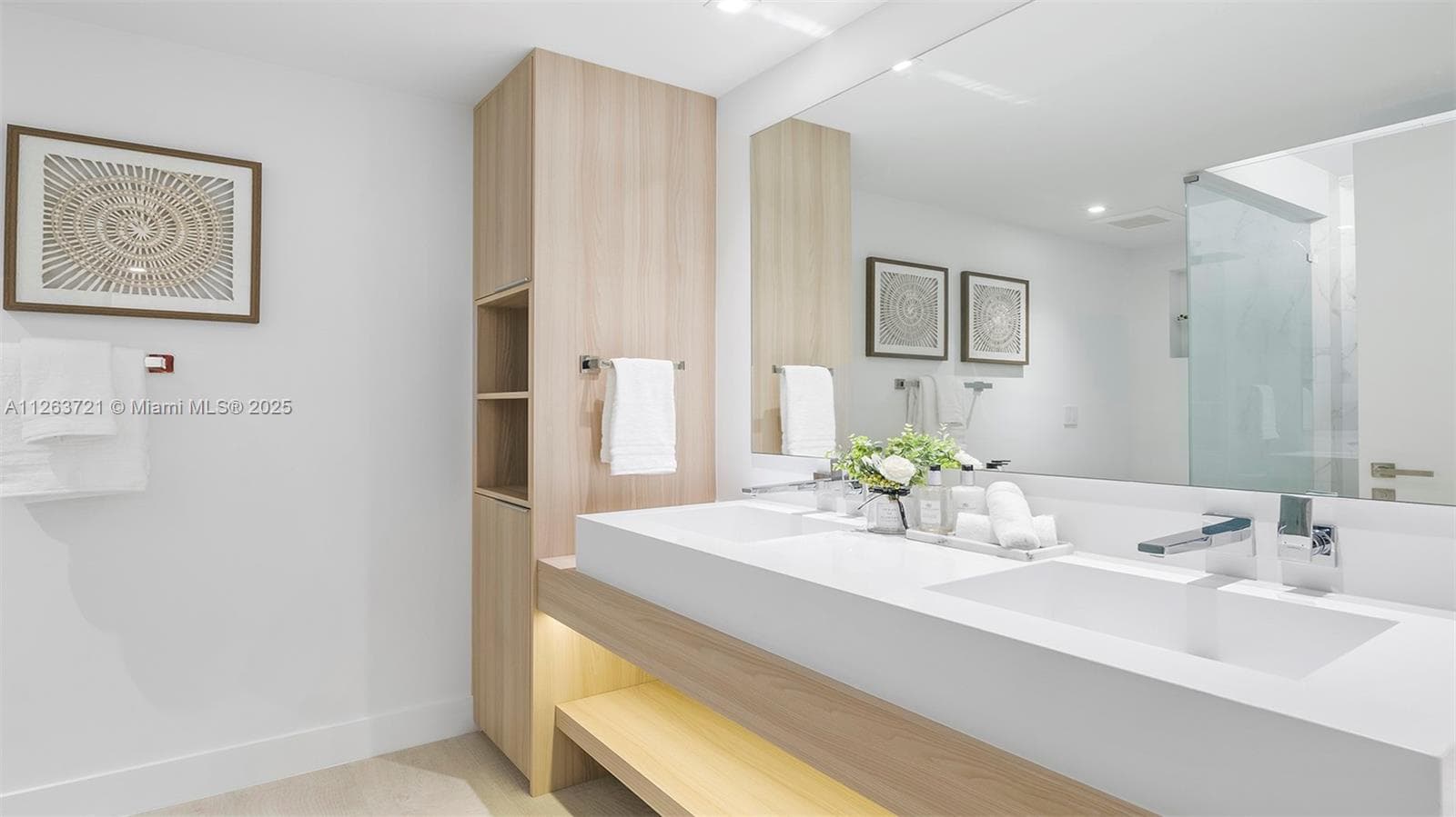 2301 Collins Ave 641 photo 25