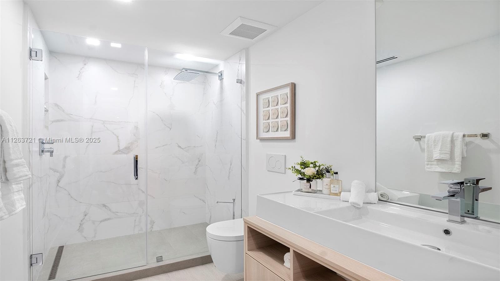 2301 Collins Ave 641 photo 21