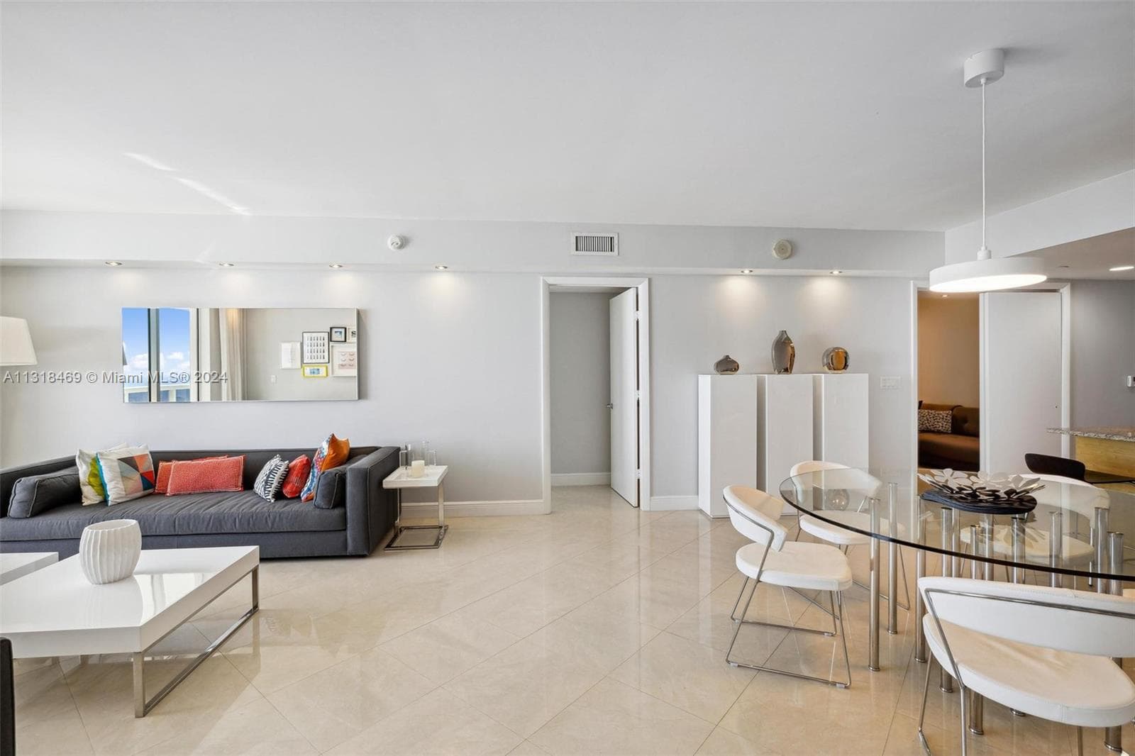 1830 Ocean Dr 2703 photo 14