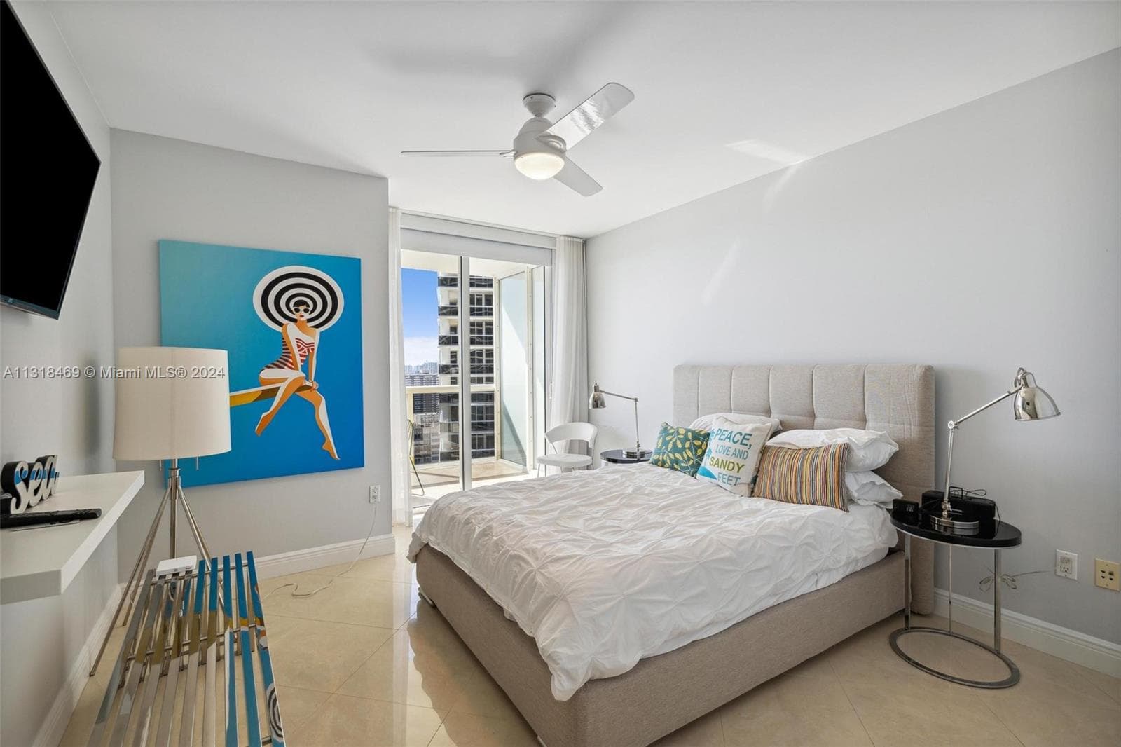 1830 Ocean Dr 2703 photo 18