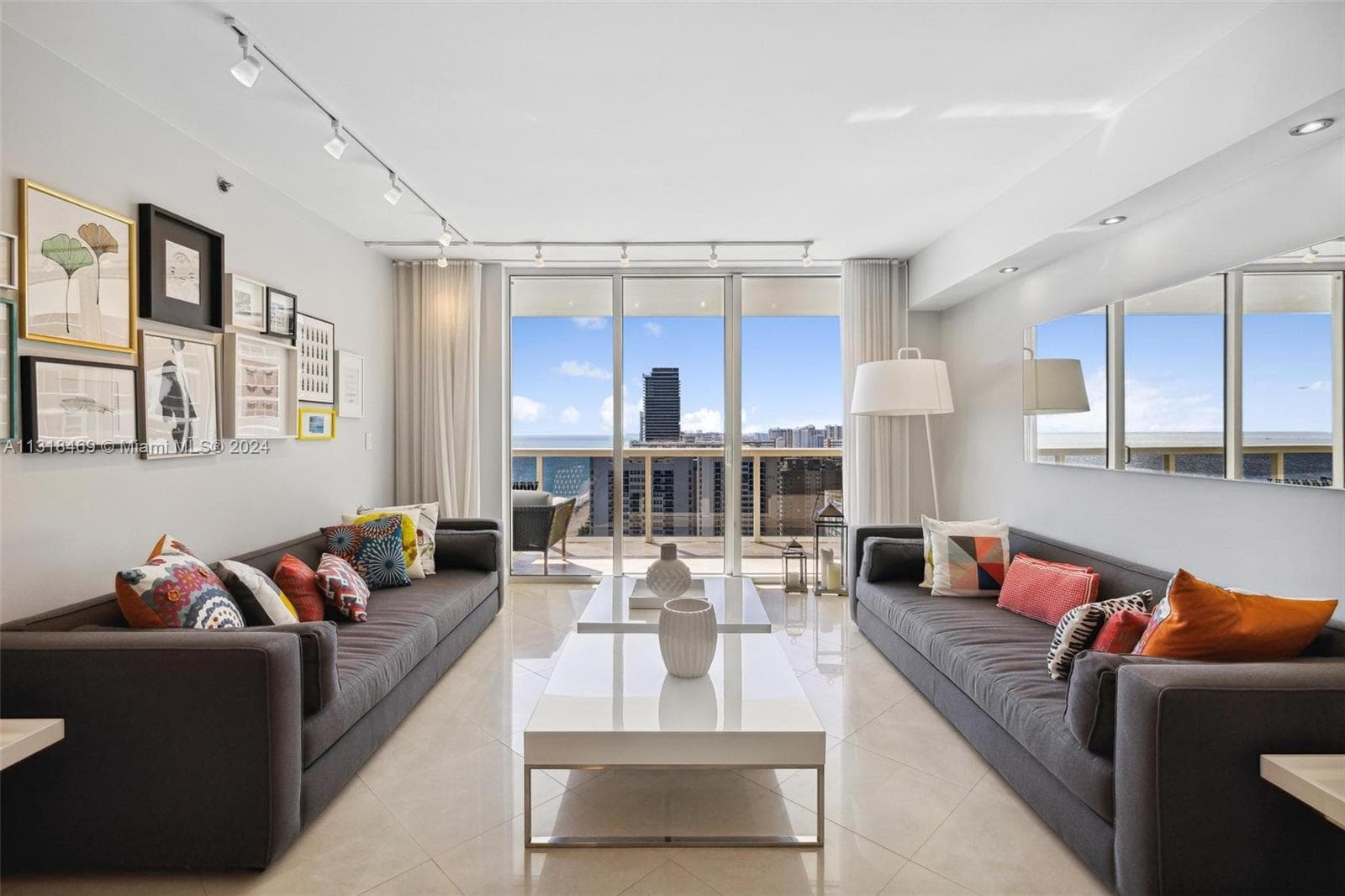 1830 Ocean Dr 2703 photo 8