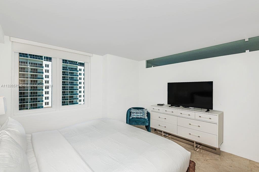 2301 Collins Ave 1117 photo 10