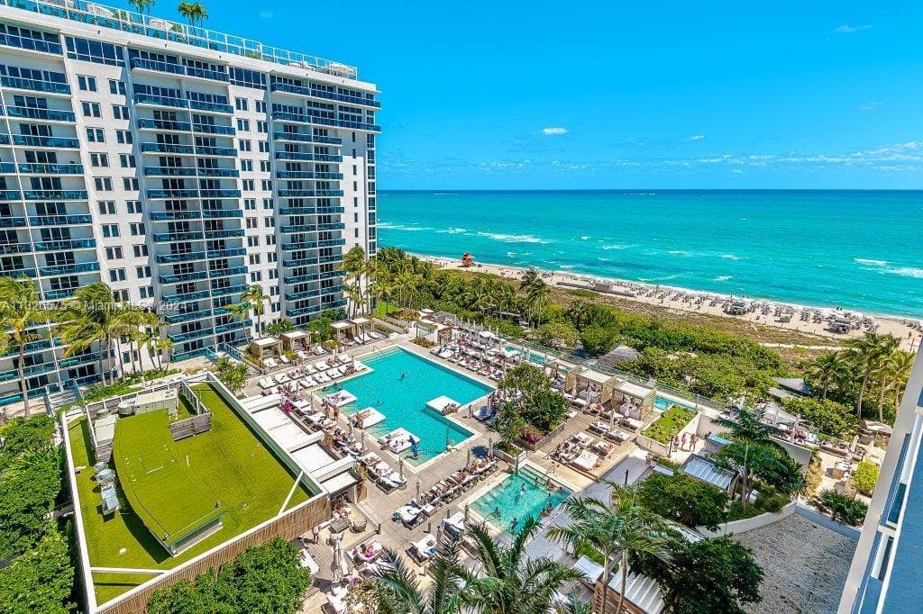 2301 Collins Ave 1117 photo 4