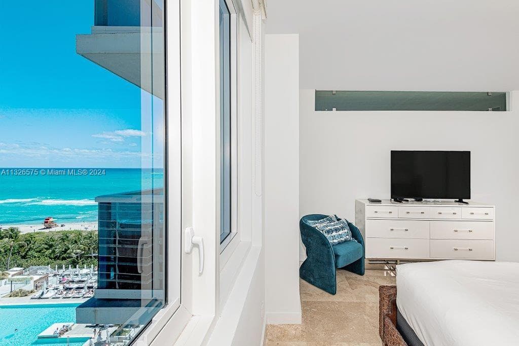 2301 Collins Ave 1117 photo 8