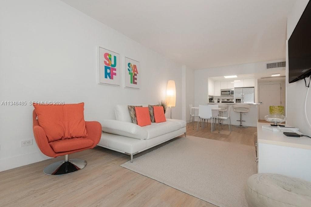 2301 Collins Ave 927 photo 16