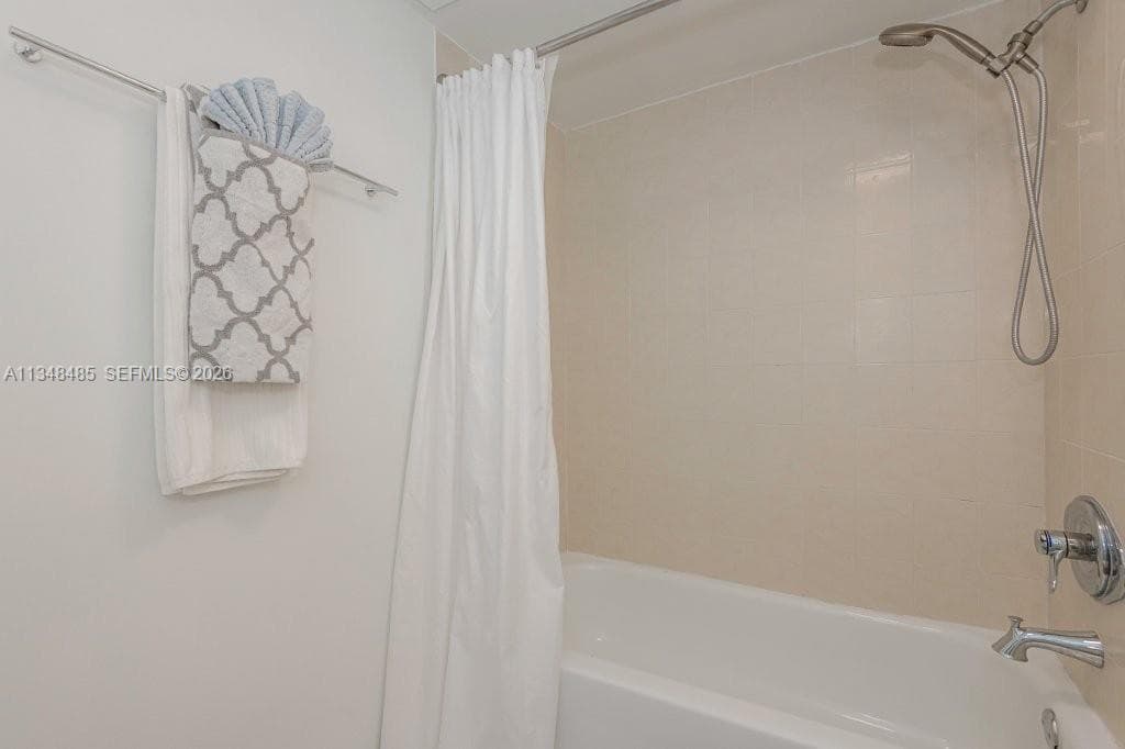 2301 Collins Ave 927 photo 9