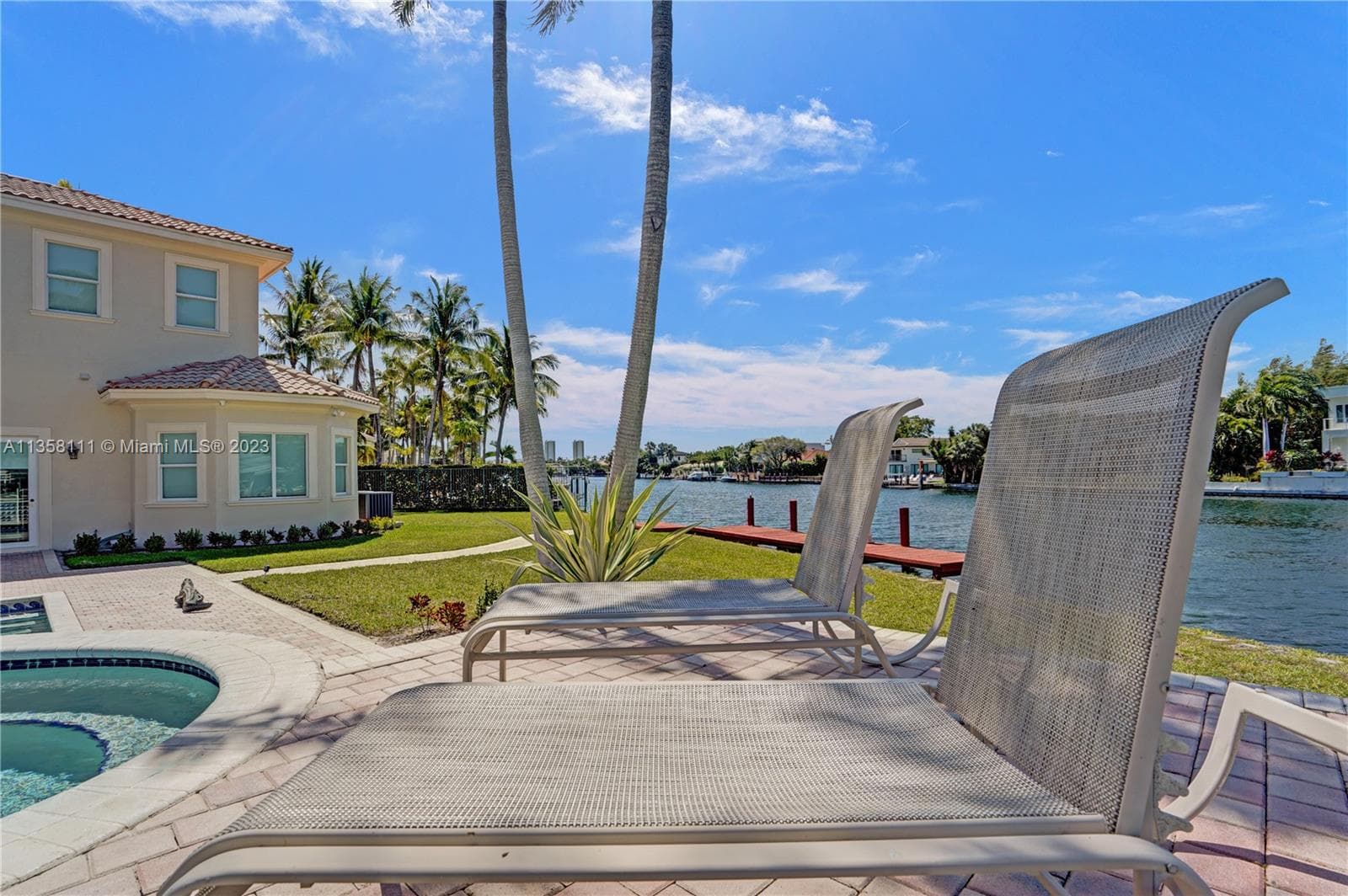 1130 Harbor Ct photo 8