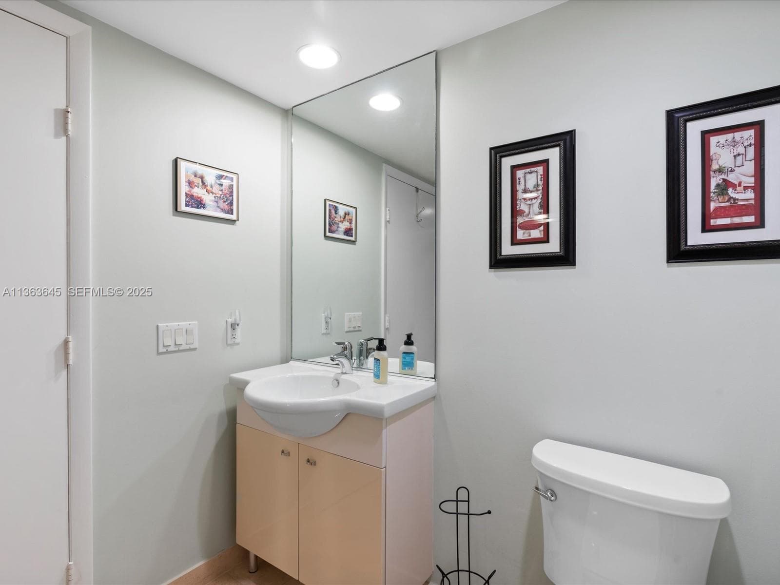 1830 S Ocean Dr 1806 short term photo 22