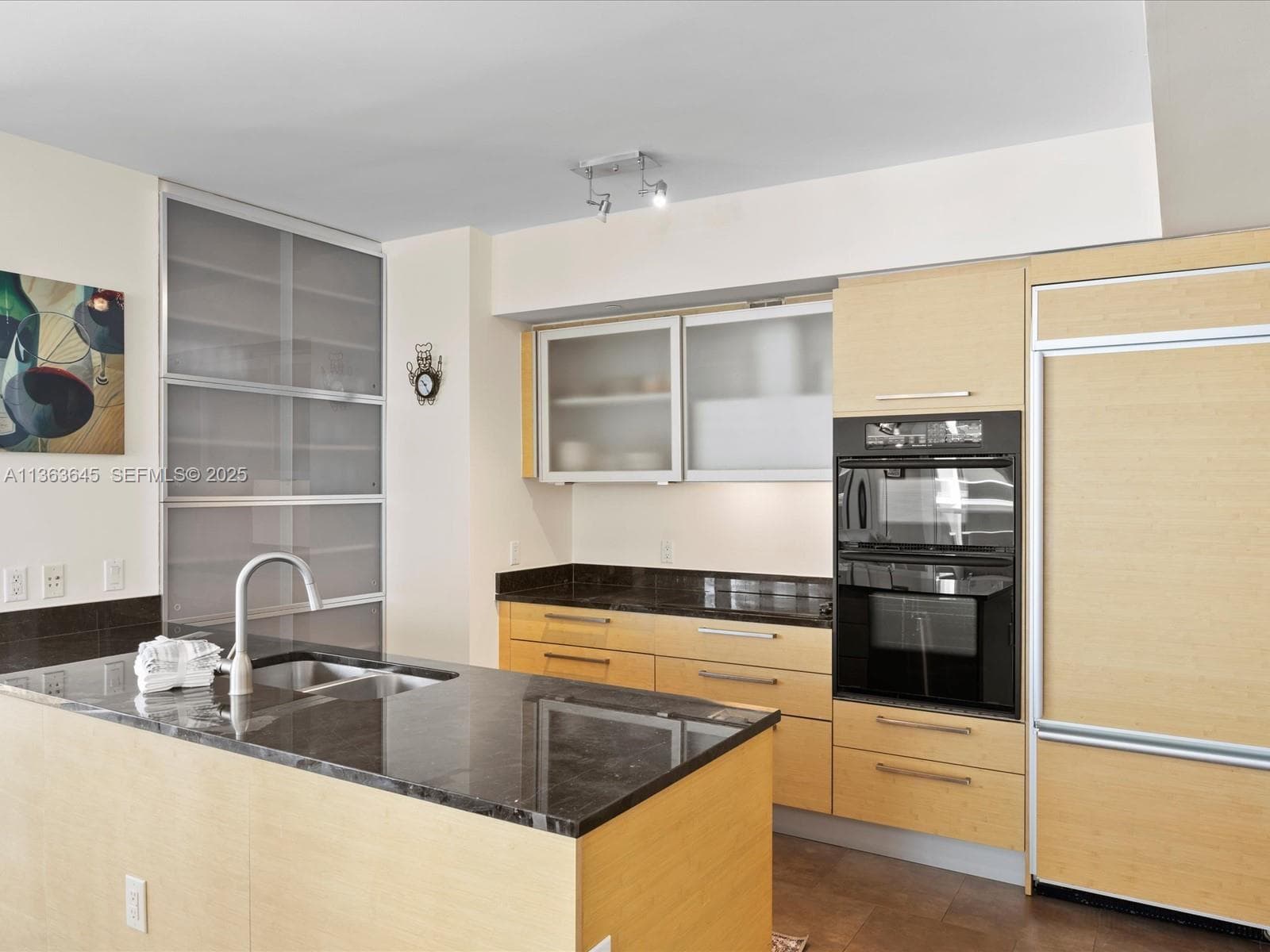 1830 S Ocean Dr 1806 short term photo 14