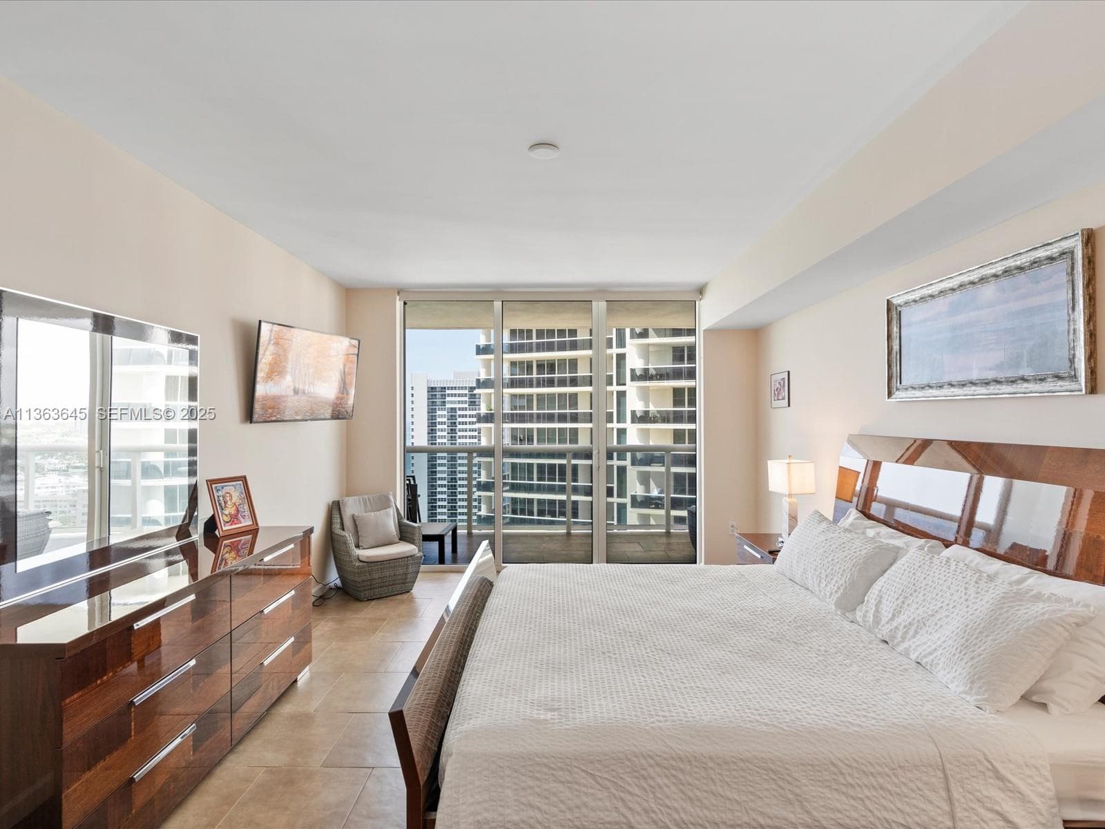 1830 S Ocean Dr 1806 short term photo 25