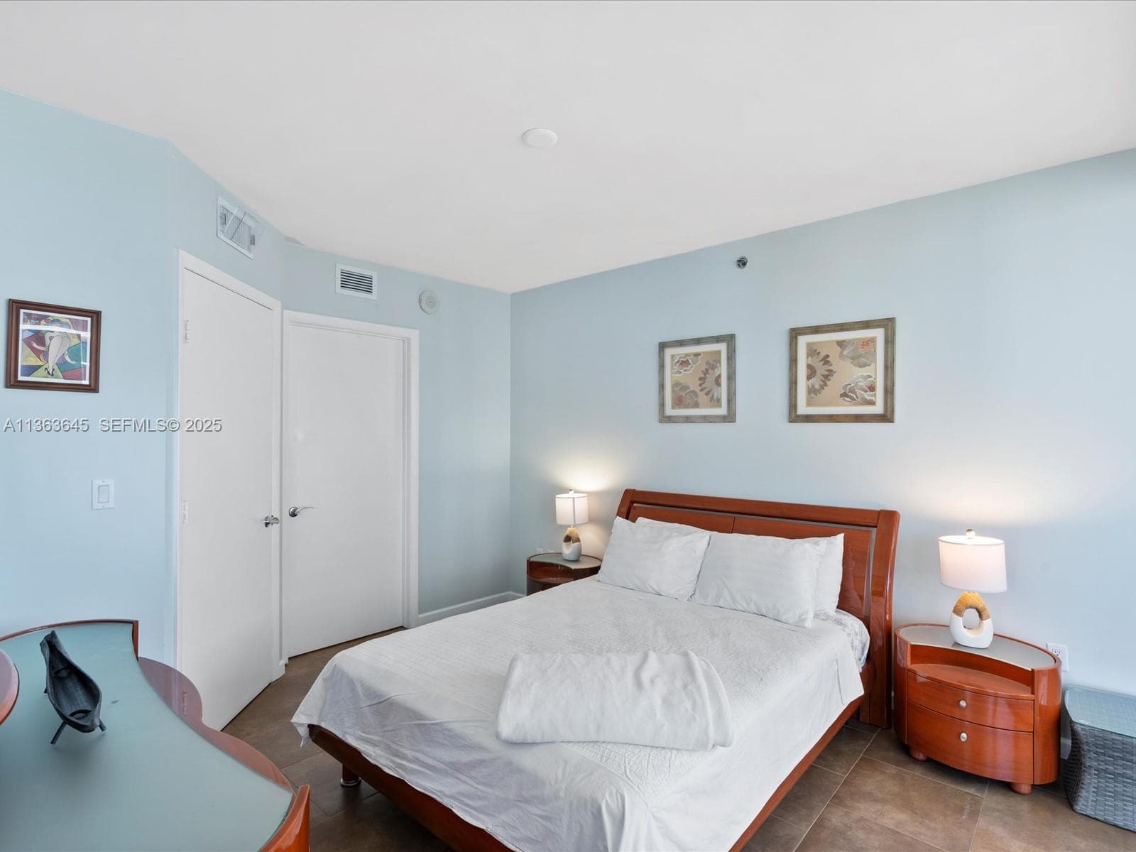 1830 S Ocean Dr 1806 short term photo 21