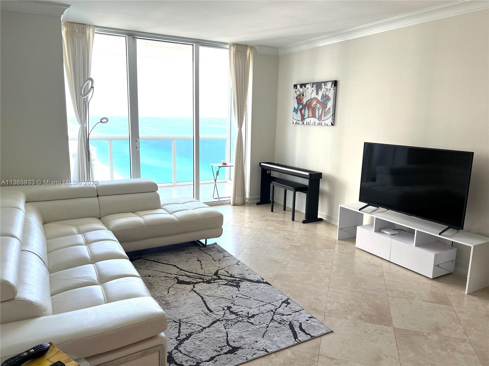 1830 S Ocean Dr Available 3511 photo 8