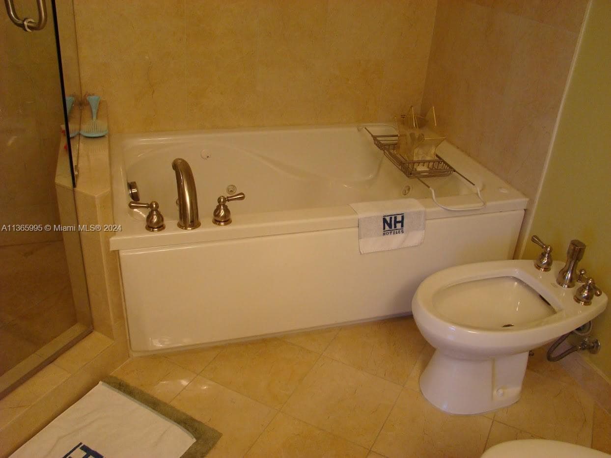 6365 COLLINS AV 3407 photo 13