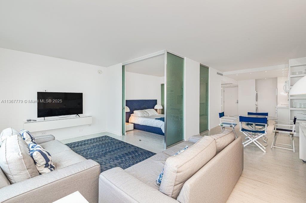 2301 Collins Ave 1032 photo 8