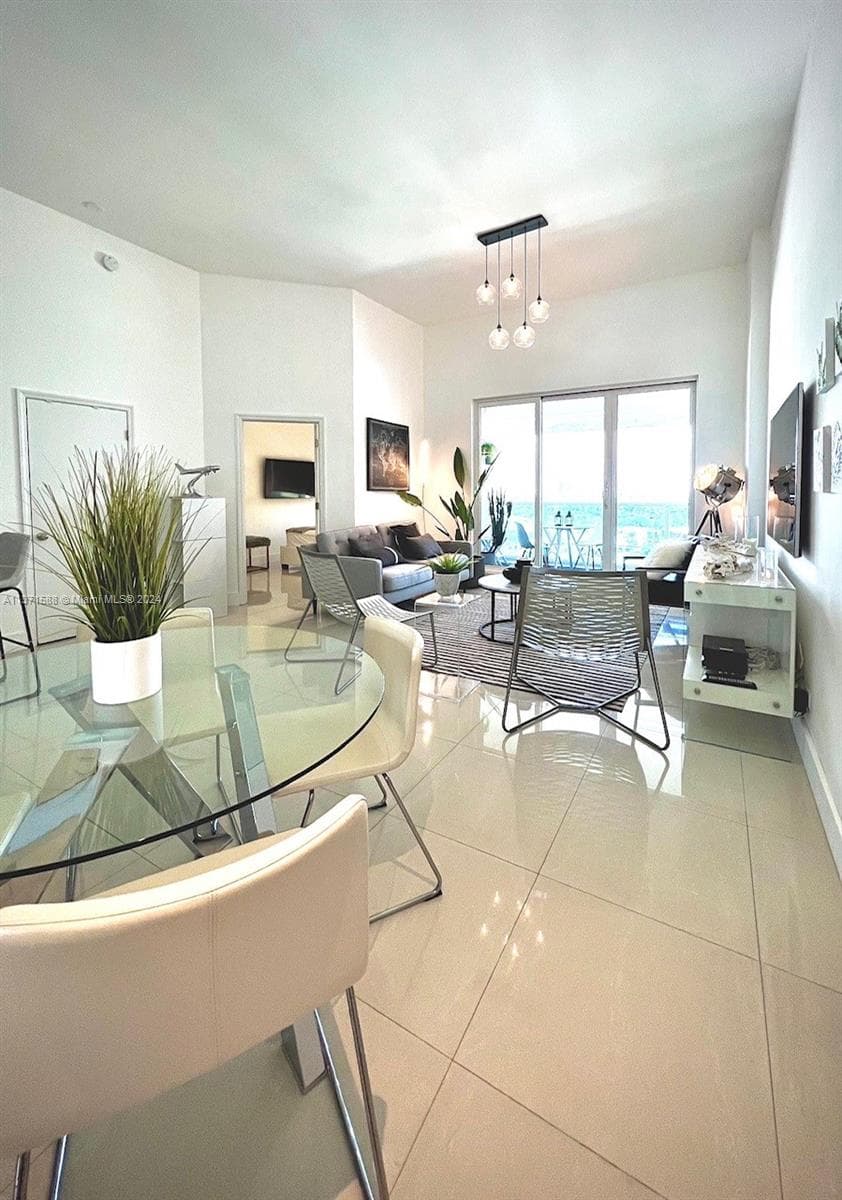 2301 Collins Ave 1626 photo 3
