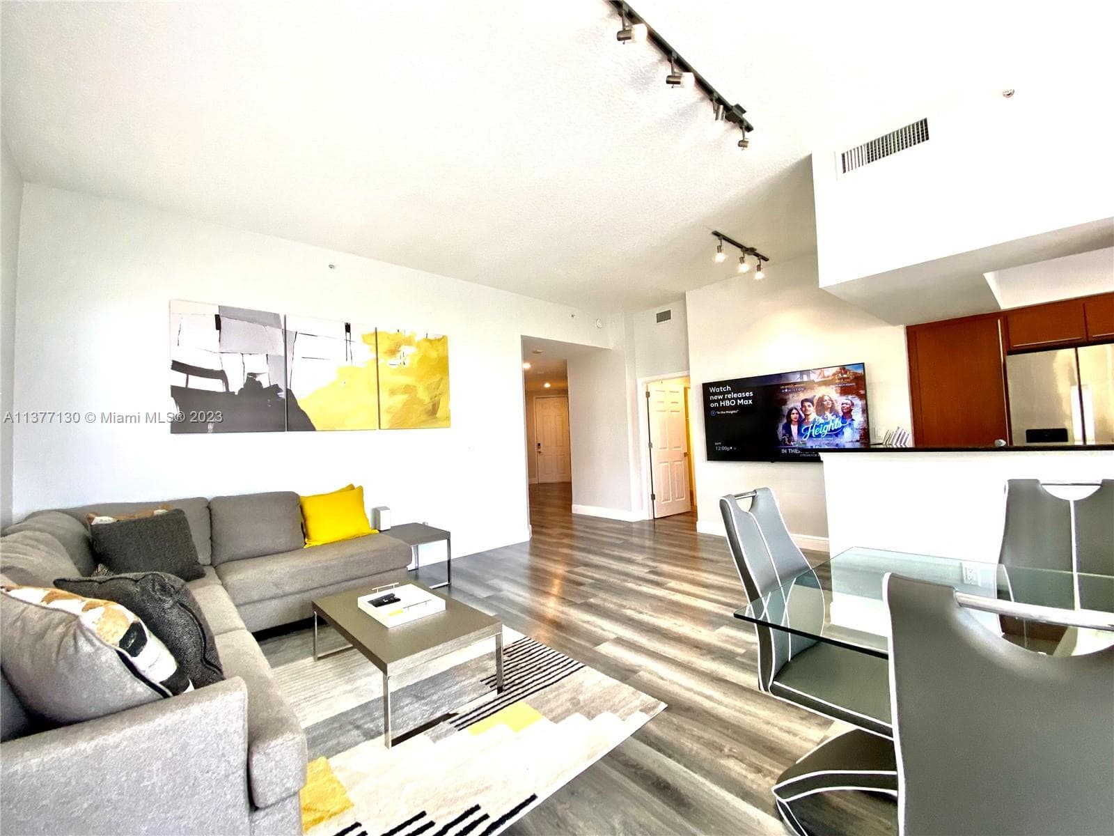 2080 S Ocean Dr 111 photo 2