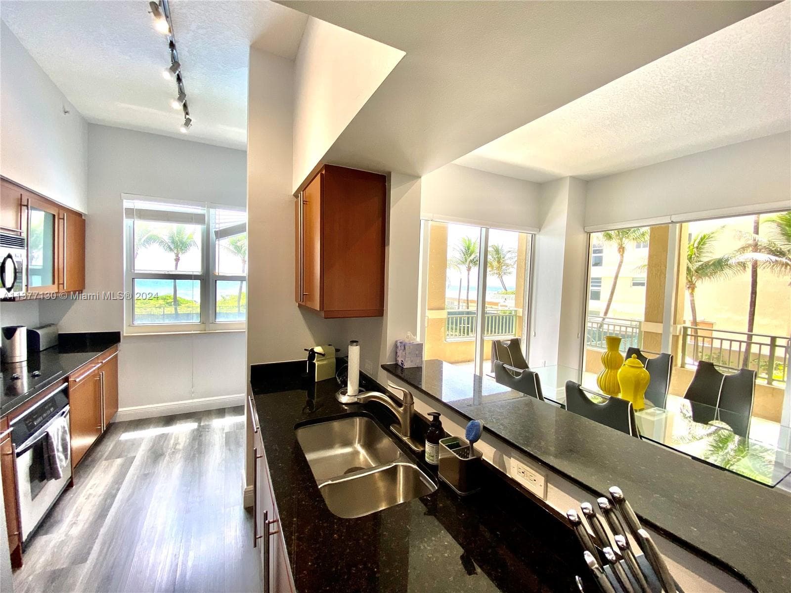 2080 S Ocean Dr 111 photo 9