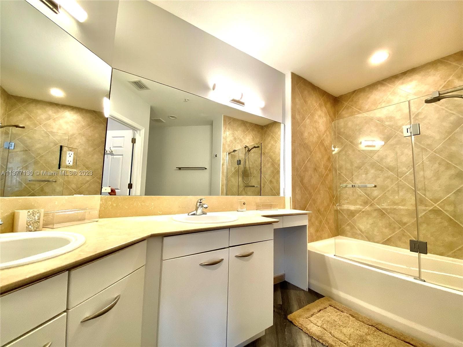 2080 S Ocean Dr 111 photo 18
