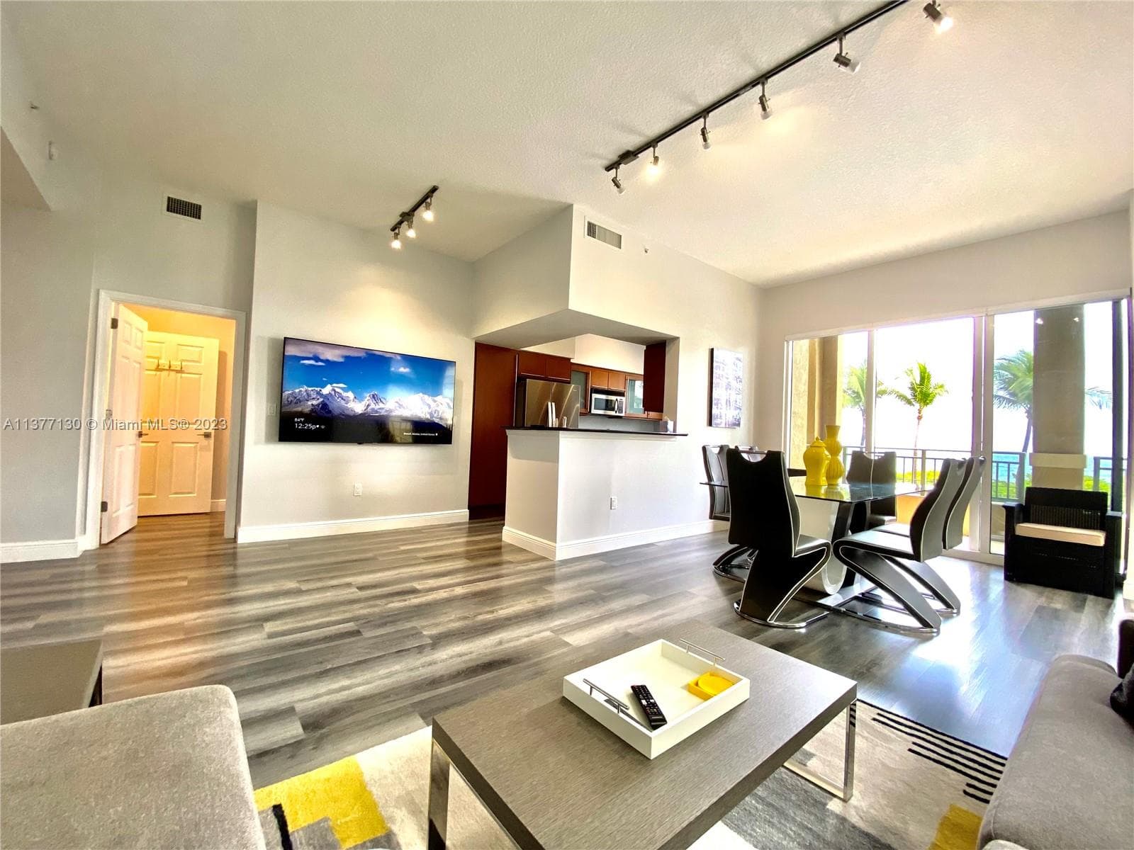 2080 S Ocean Dr 111 photo 21