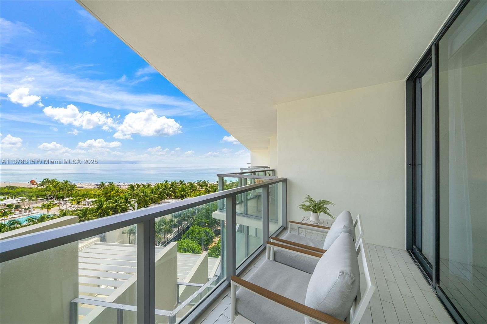 2201 Collins Ave 811 photo 17