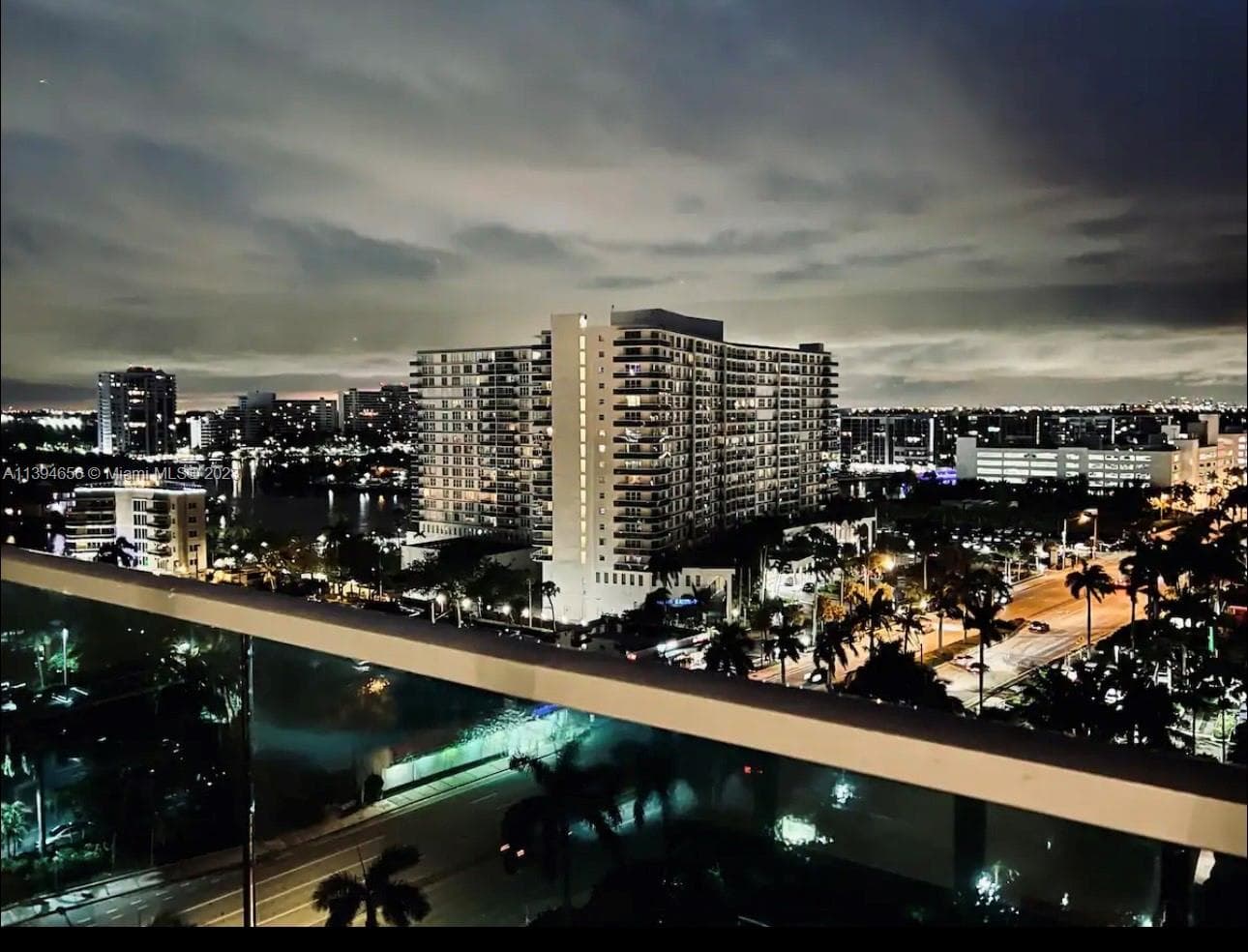 4001 S Ocean Dr 14H photo 2