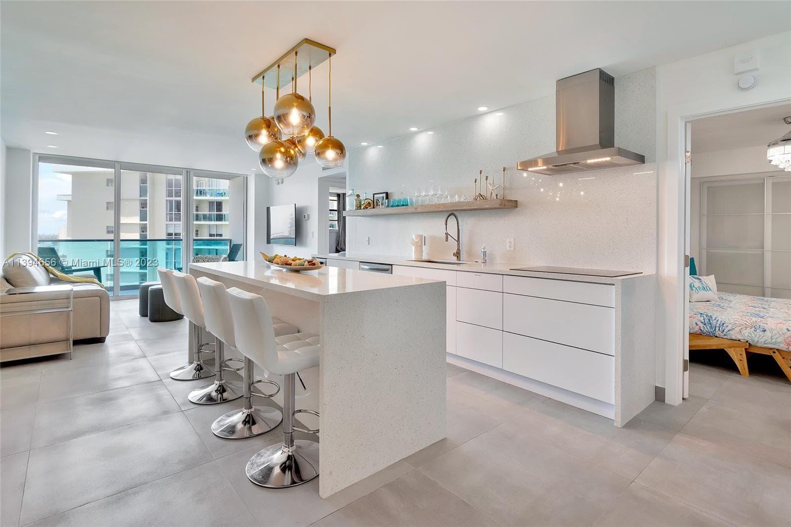 4001 S Ocean Dr 14H photo 3