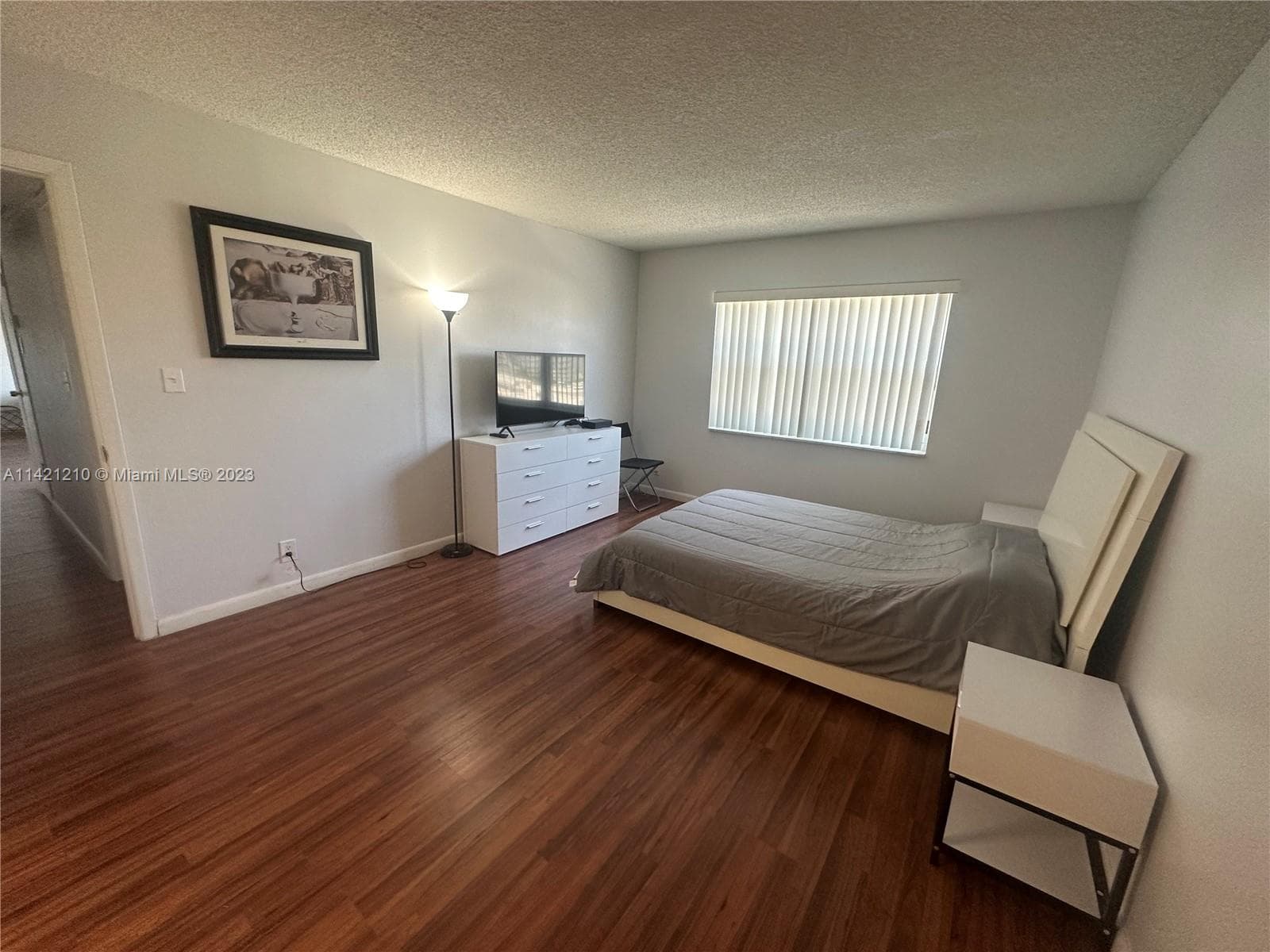 401 Golden Isles Dr 603 photo 8