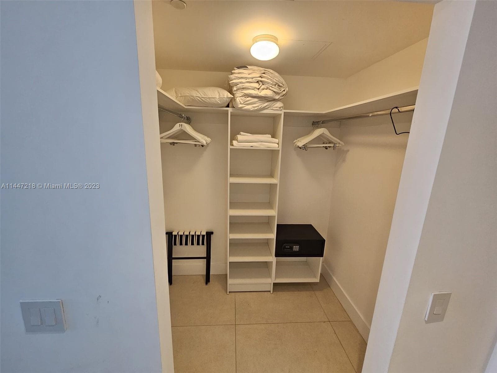4111 Ocean Dr 3308 photo 13