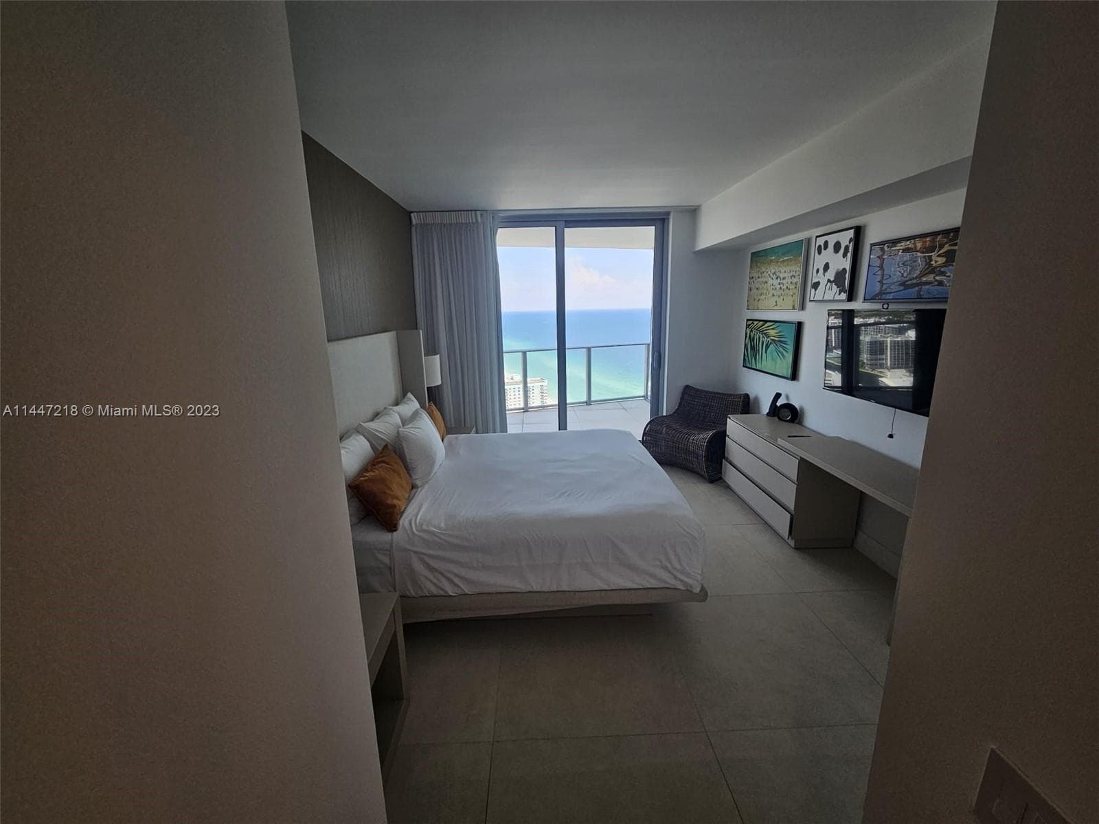 4111 Ocean Dr 3308 photo 12