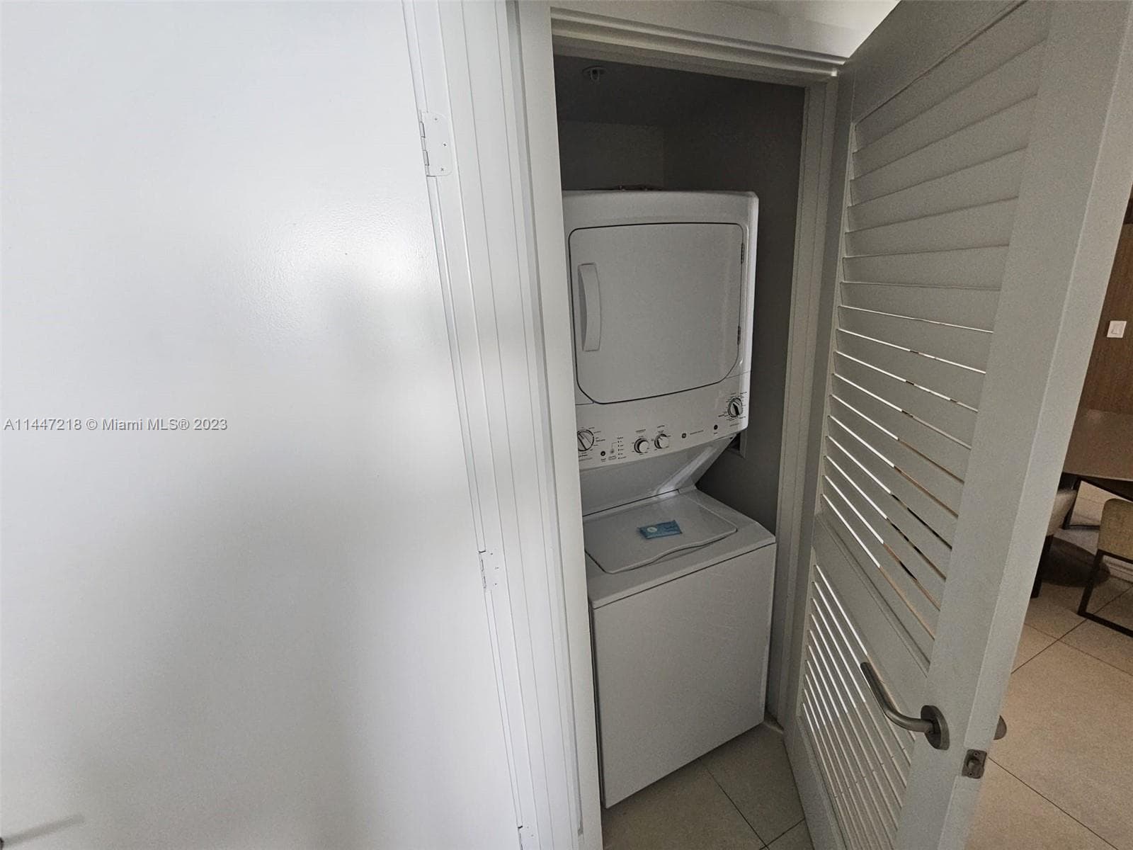 4111 Ocean Dr 3308 photo 22