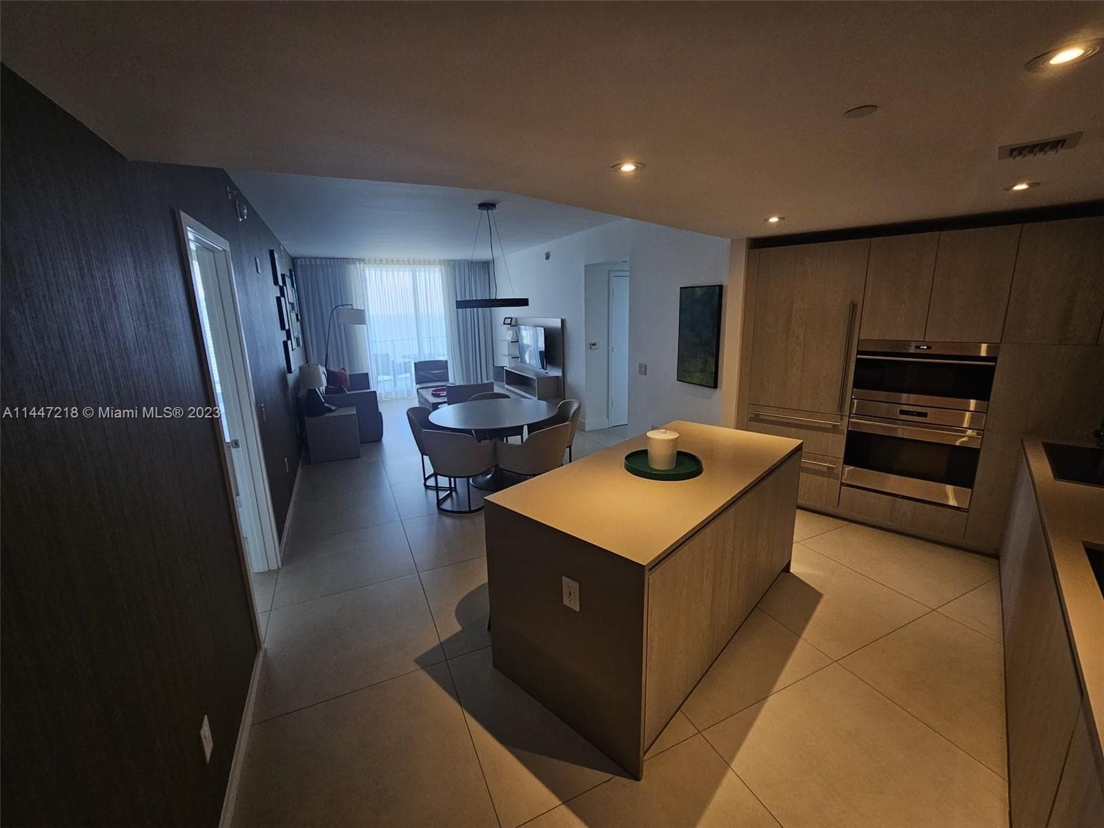 4111 Ocean Dr 3308 photo 9